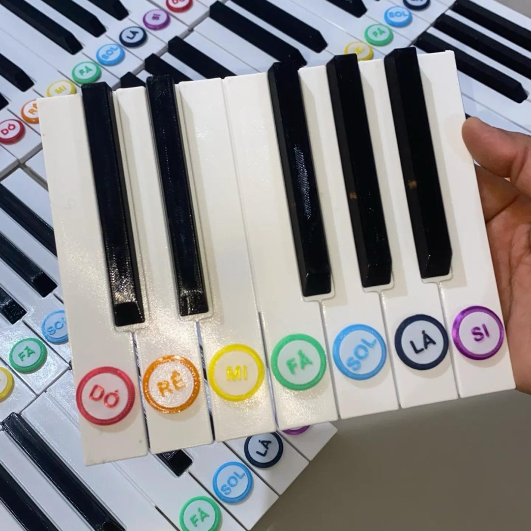 Piano Magnético desmontável ( Todas as peças imantadas)
